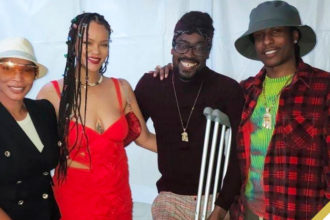 Beenie Man delivers despite Fractured Foot, gets surprised by Rihanna & A$AP Rocky