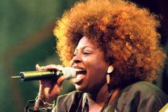 Grammy-Nominated R&B Singer Angie Stone Dies in Alabama Crash – Music Industry in Mourning